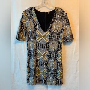 Free People mini dress short sleeve v neck Allie printed sz 10 - fits like sz 6